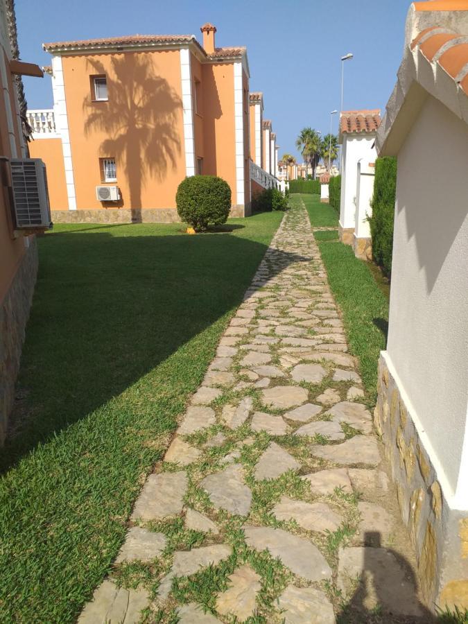Oliva Nova Flat In Front Of Met Apartment Bagian luar foto