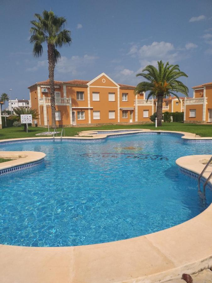 Oliva Nova Flat In Front Of Met Apartment Bagian luar foto