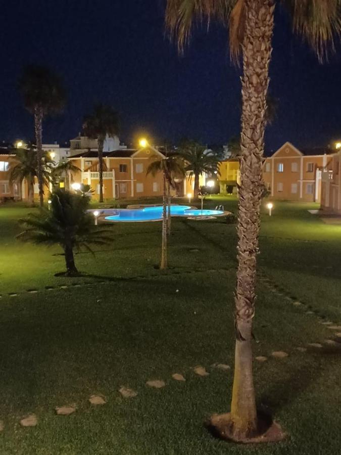 Oliva Nova Flat In Front Of Met Apartment Bagian luar foto