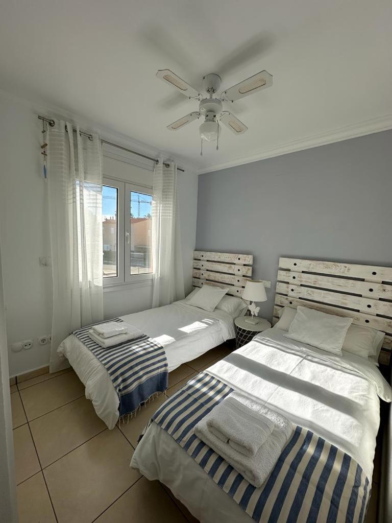 Oliva Nova Flat In Front Of Met Apartment Bagian luar foto
