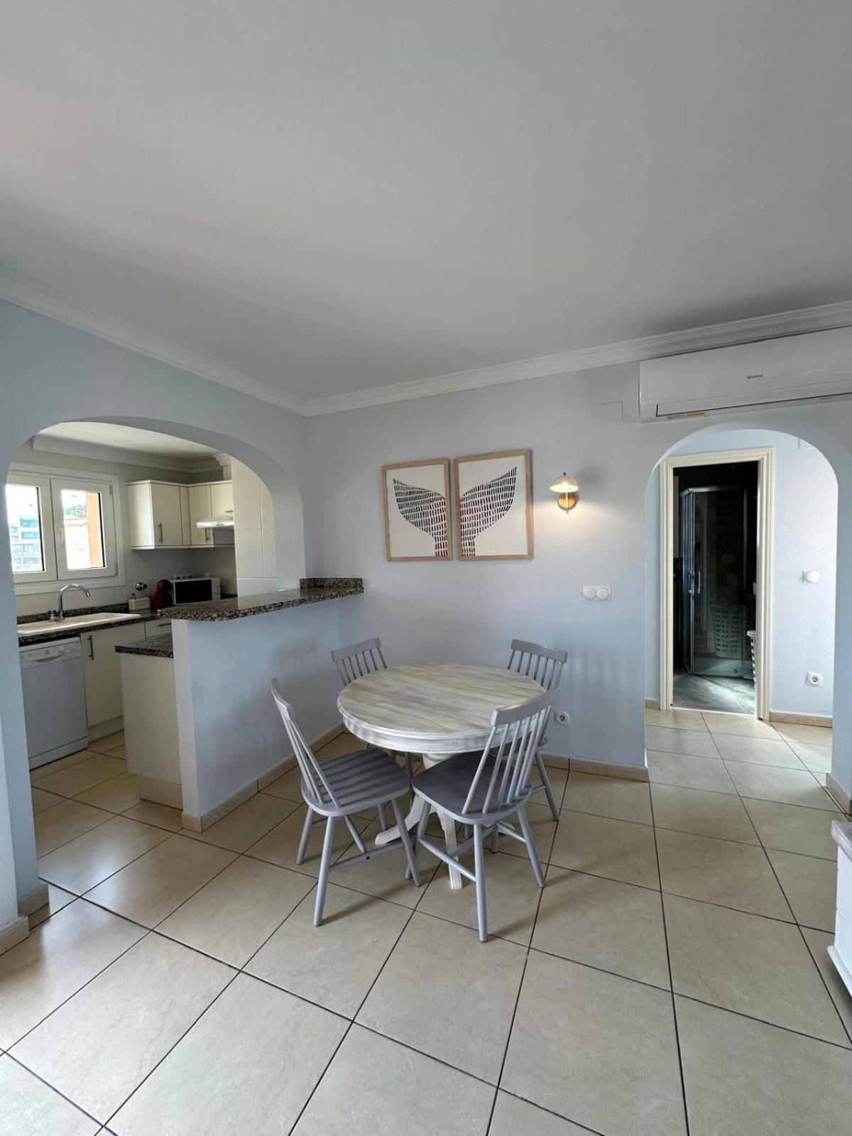 Oliva Nova Flat In Front Of Met Apartment Bagian luar foto